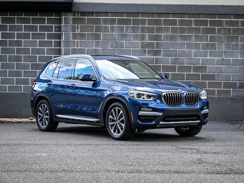 Used 2019 BMW X3 xDrive30i w/ Executive Package AWD/4WD image 2