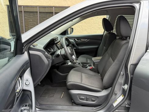 Used 2018 Nissan Rogue SV AWD/4WD image 22