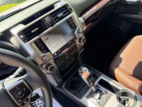 Used 2024 Toyota 4Runner Limited AWD/4WD image 17