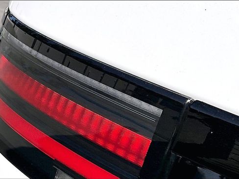 Used 2023 Land Rover Discovery HSE R-Dynamic image 31