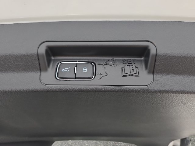 Used 2026 Ford Explorer Active AWD/4WD image 33