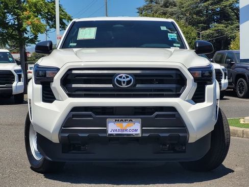 Certified 2025 Toyota Tacoma SR RWD image 3