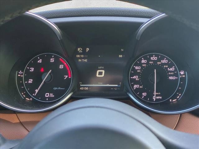Used 2017 Alfa Romeo Giulia AWD image 11