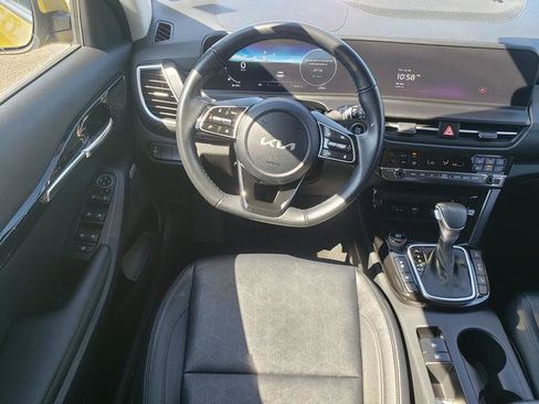 Certified 2024 Kia Seltos SX w/ SX Sunroof Package AWD/4WD image 19