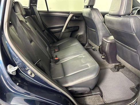 Used 2017 Toyota RAV4 SE image 10