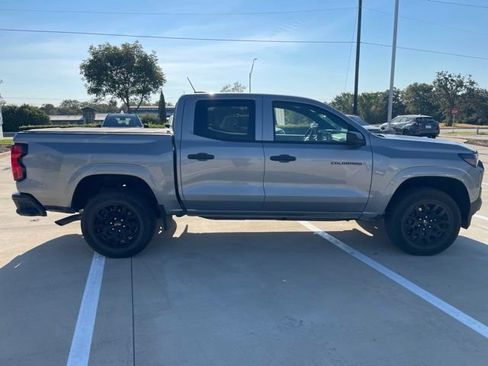Used 2025 Chevrolet Colorado W/T w/ WT Custom Package RWD image 2