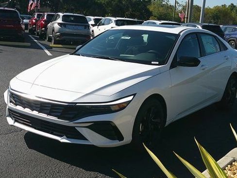 Certified 2026 Hyundai Elantra SEL Sport Premium FWD image 2