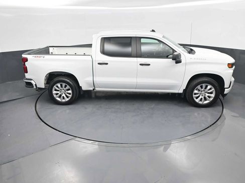 Used 2022 Chevrolet Silverado 1500 Custom AWD/4WD image 28