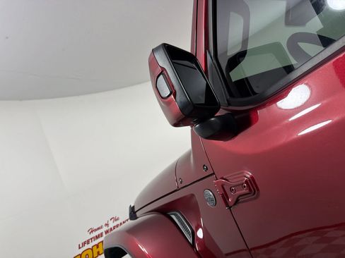 Used 2021 Jeep Wrangler Unlimited Sahara AWD/4WD image 13