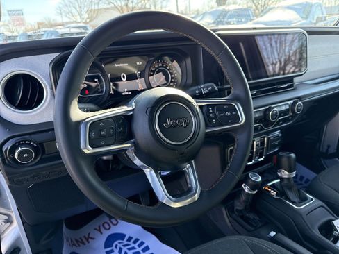 Used 2024 Jeep Wrangler Sahara image 16