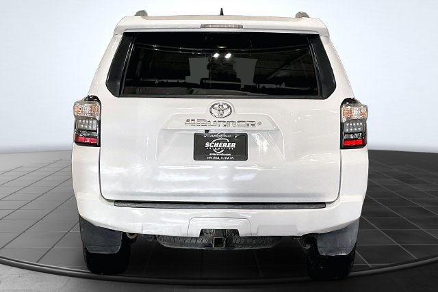 Used 2016 Toyota 4Runner SR5 Premium AWD/4WD image 4