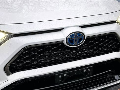 Certified 2023 Toyota RAV4 SE image 28