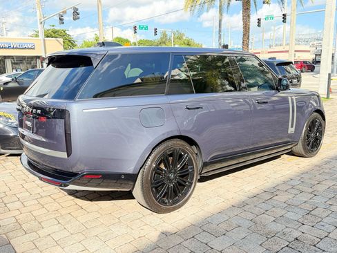 Used 2024 Land Rover Range Rover Long Wheelbase Autobiography image 12