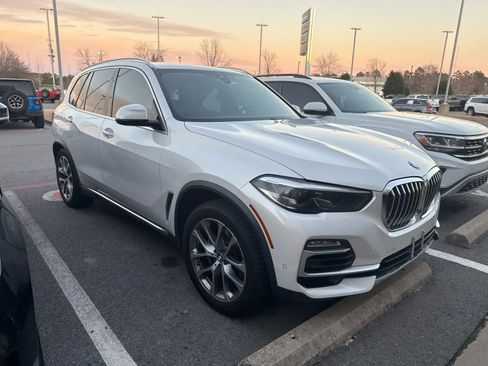 Used 2019 BMW X5 xDrive40i w/ Convenience Package image 2
