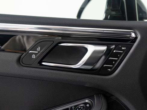 Certified 2026 Porsche Macan Turbo AWD/4WD image 20