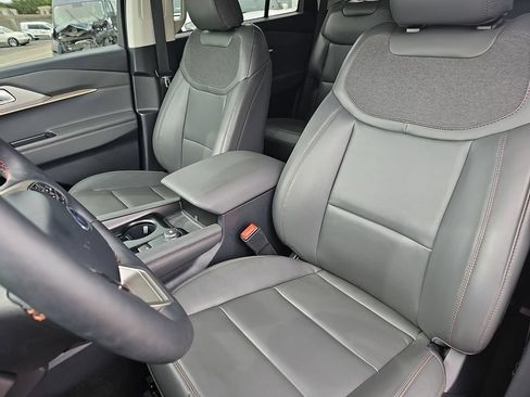 Used 2025 Ford Explorer Active w/ Active Comfort Package AWD/4WD image 15