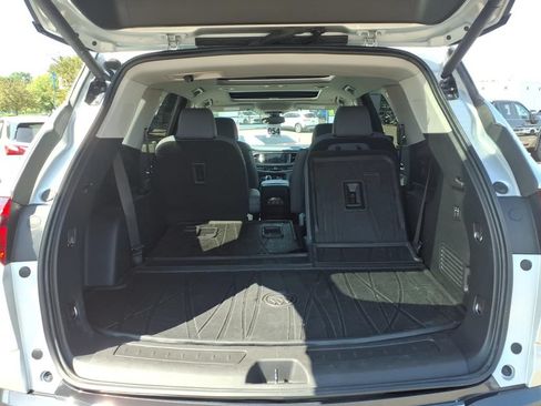 Used 2021 Buick Enclave Premium w/ Sun and Sites Package AWD/4WD image 8