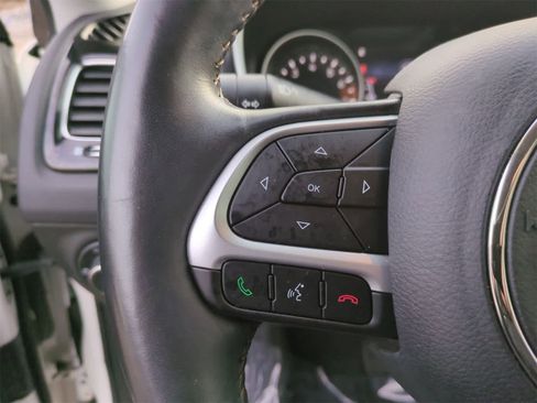 Certified 2018 Jeep Compass Limited image 23