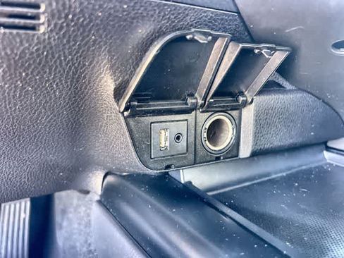 Used 2019 Toyota Camry SE FWD image 28