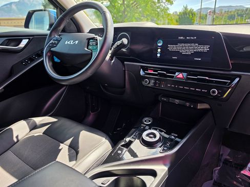 Certified 2023 Kia Niro Wind w/ Wind Preserve Package FWD image 16