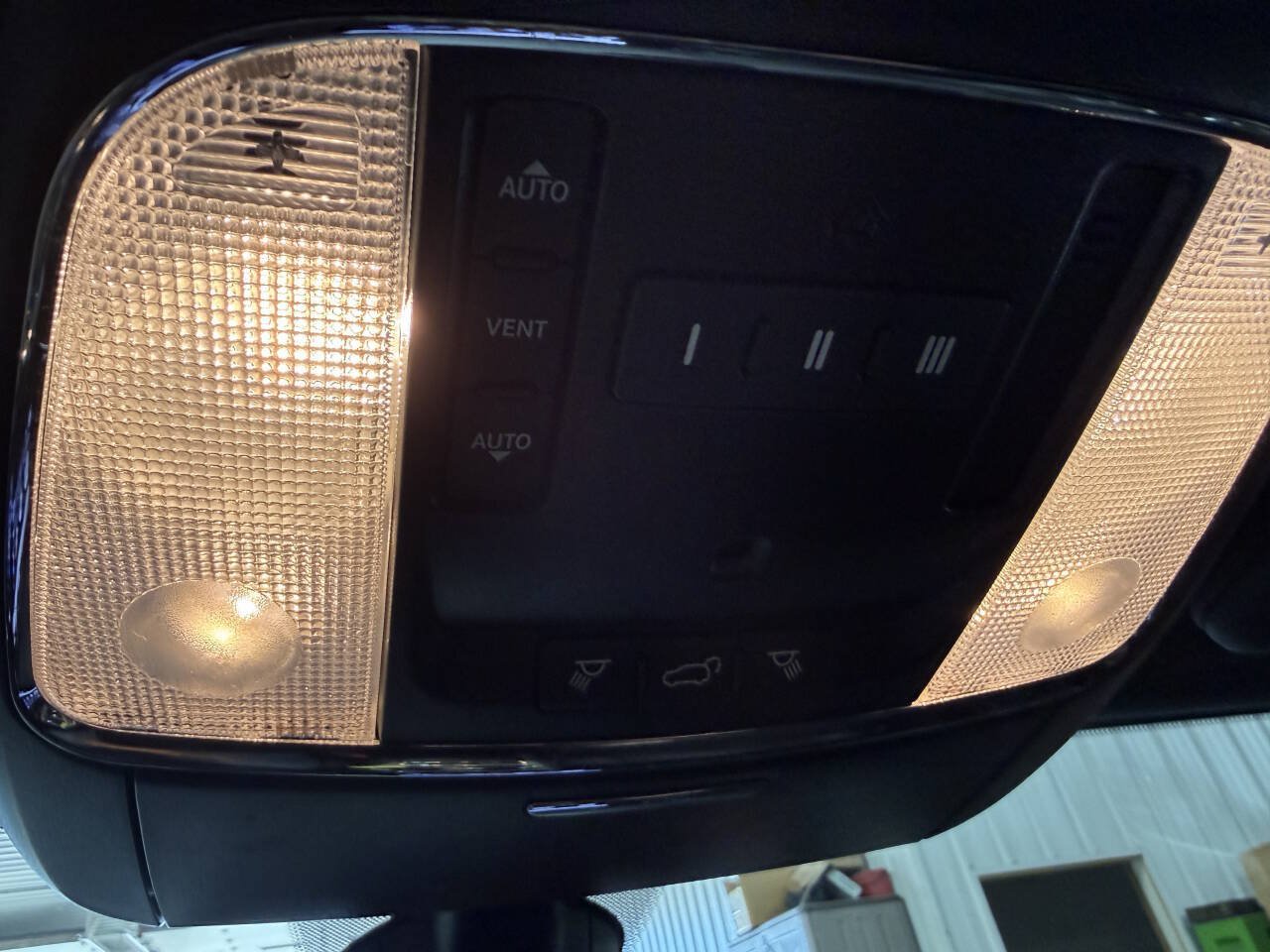 Used 2020 Jeep Grand Cherokee Limited AWD/4WD image 41