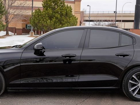 Used 2021 Volvo S60 T5 Momentum image 7