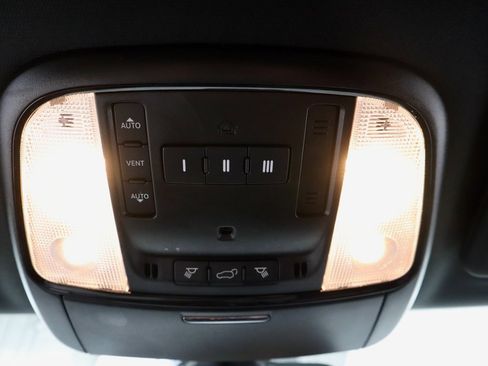 Used 2023 Dodge Durango GT image 25