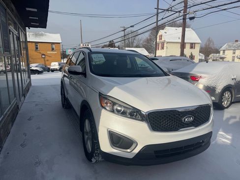 Used 2016 Kia Sorento LX w/ LX Convenience Package image 7