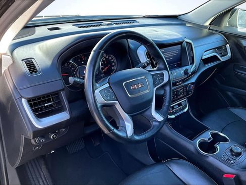 Used 2024 GMC Terrain SLT image 2