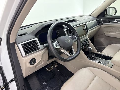 Used 2021 Volkswagen Atlas SEL R-Line image 4