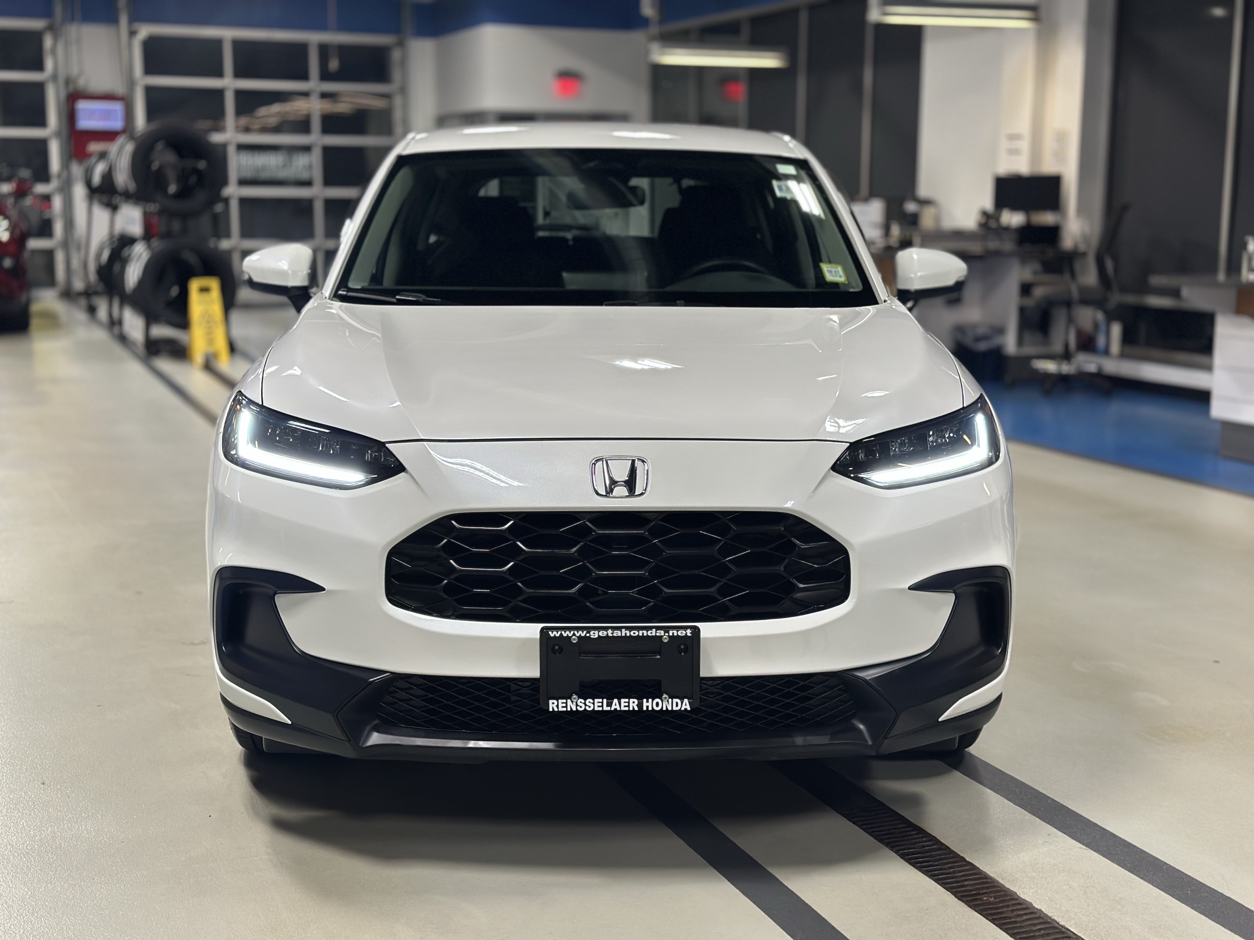 Used 2024 Honda HR-V LX image 3