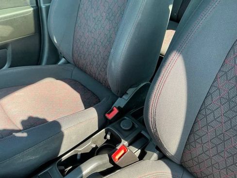 Used 2018 Chevrolet Sonic LT w/ Fun and Sun Package FWD image 33