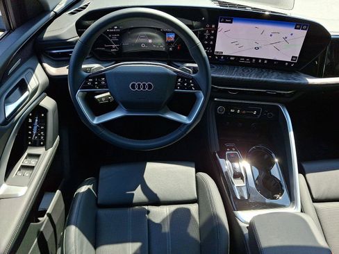 Used 2025 Audi Q5 Prestige AWD/4WD image 11