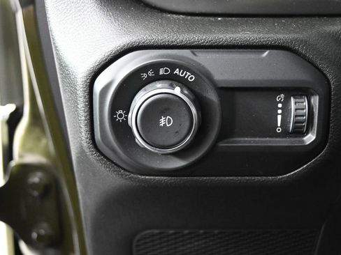 Used 2023 Jeep Wrangler Unlimited Sahara AWD/4WD image 25