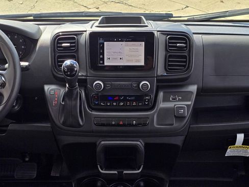 Used 2025 RAM ProMaster 2500 w/ Convenience Group image 27