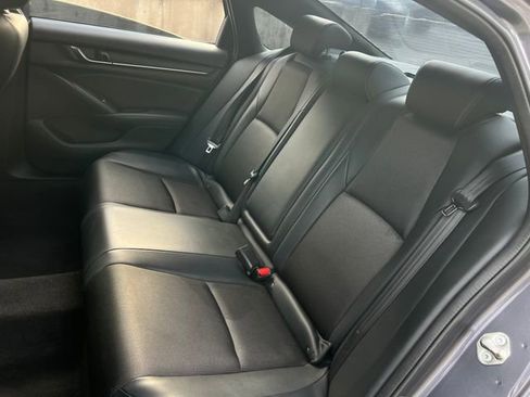 Used 2018 Honda Accord Sport image 19