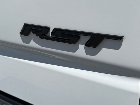 Used 2022 Chevrolet Silverado 1500 RST w/ Redline Edition AWD/4WD image 31