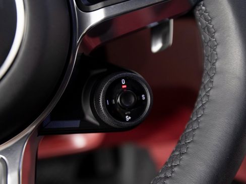 Certified 2023 Porsche Cayenne Platinum Edition image 24