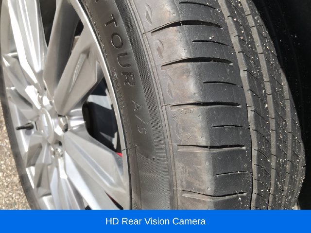 Certified 2025 Cadillac XT5 Sportv w/ LPO, Floor Liner Package AWD/4WD image 12