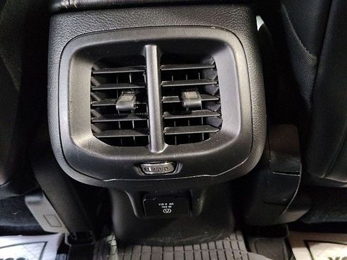 Used 2017 Jeep Cherokee Limited AWD/4WD image 14