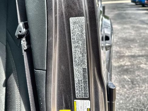 Used 2023 Jeep Gladiator Willys image 33