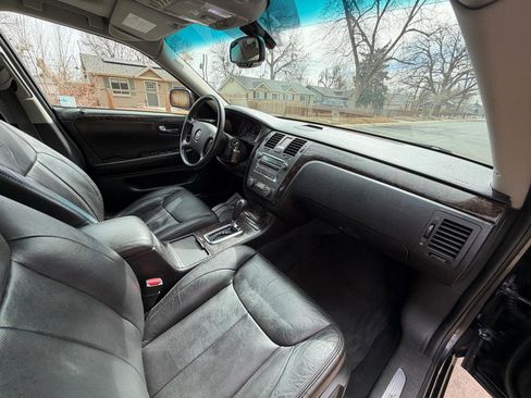 Used 2010 Cadillac DTS Luxury image 16