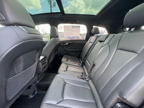 Used 2021 Audi Q7 3.0T Prestige w/ Prestige Package AWD/4WD image 30