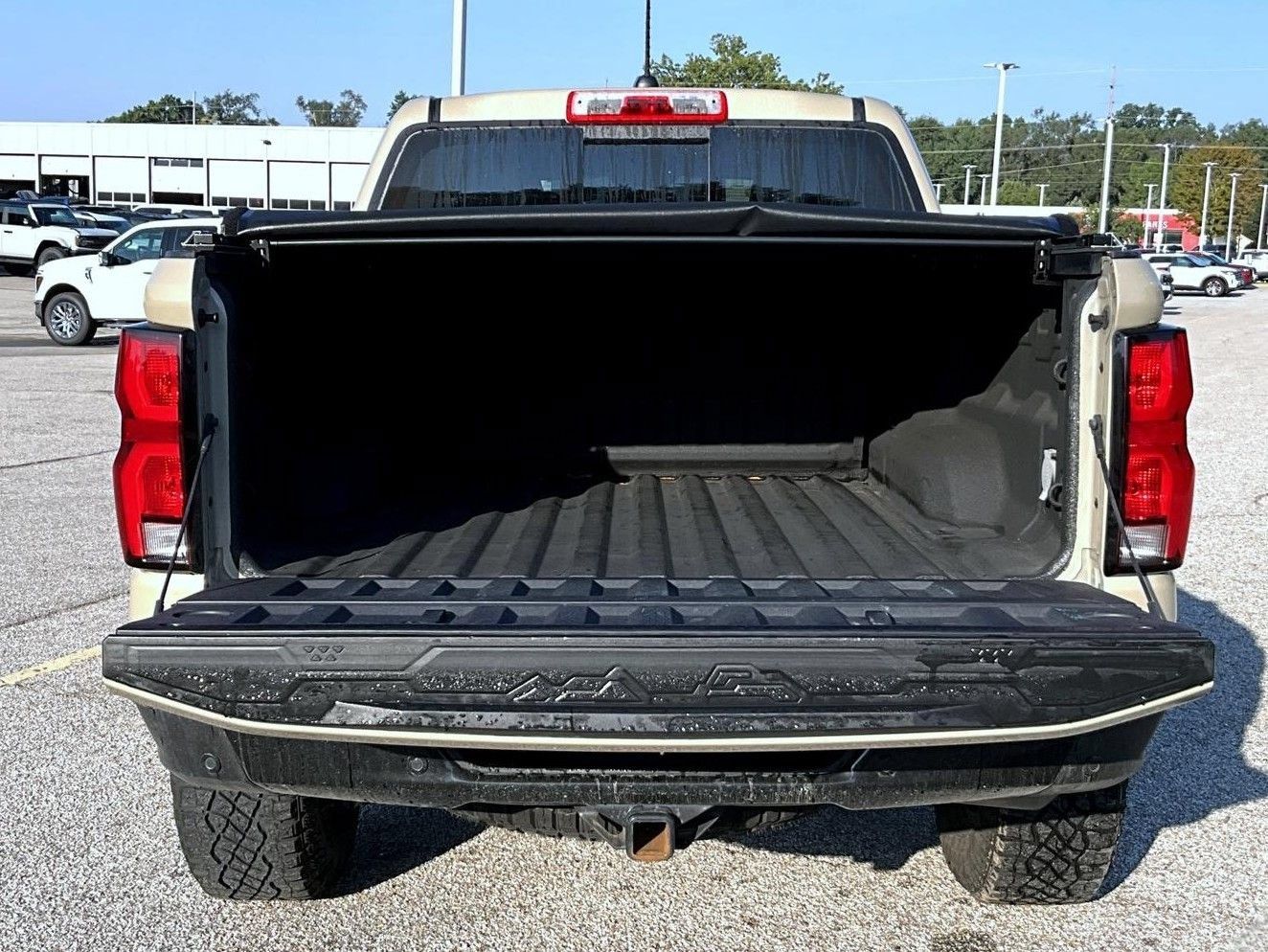 Used 2023 Chevrolet Colorado ZR2 w/ ZR2 Convenience Package III AWD/4WD image 9