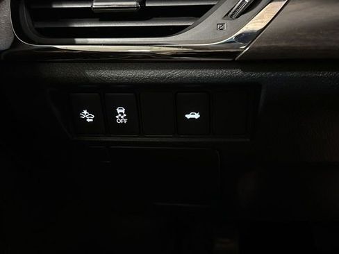 Used 2017 Toyota Avalon XLE FWD image 18