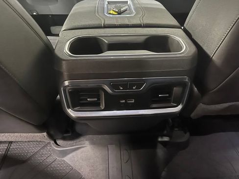 Used 2022 Chevrolet Silverado 1500 High Country w/ High Country Premium Package AWD/4WD image 25