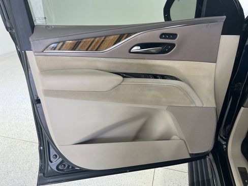 Used 2021 Cadillac Escalade ESV Premium Luxury Platinum image 20