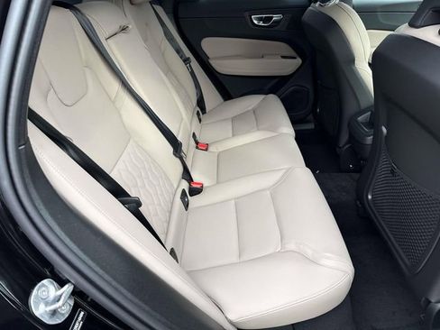 New 2026 Volvo XC60 B5 Plus image 12