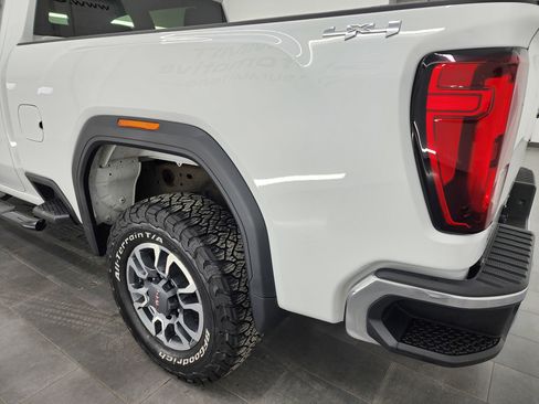 Used 2022 GMC Sierra 2500 SLE image 26