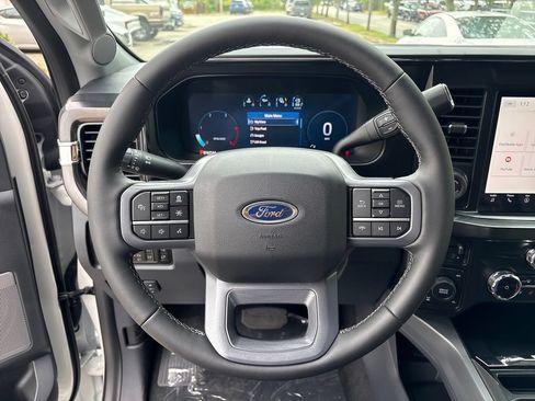 New 2026 Ford F250 Lariat w/ Black Appearance Package AWD/4WD image 16